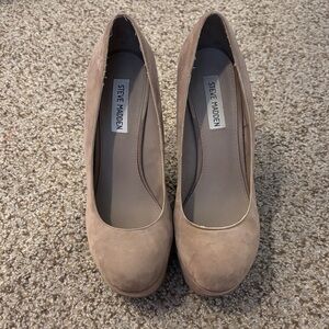 Steve Madden Women's Beige wedges